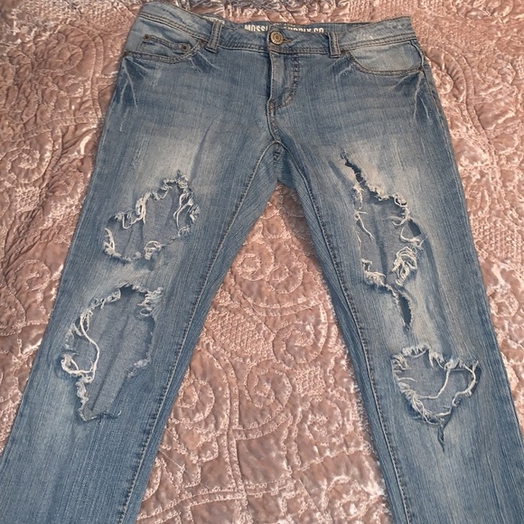 Mossimo | Distressed Skinny | 5/6 - Picture 3 of 6